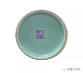 盛世华章，鹤舞云间 乾隆粉彩山水人物诗文描金双耳鹤折扣赏瓶赏析